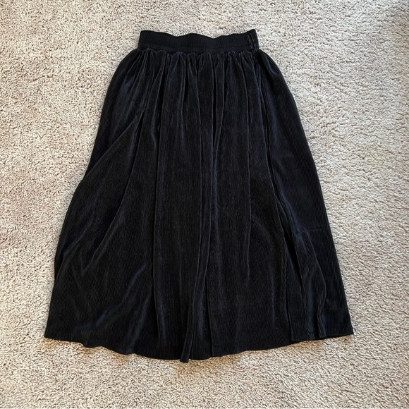 American Apparel Accordion Pleat Skirt - Picture 1 of 2